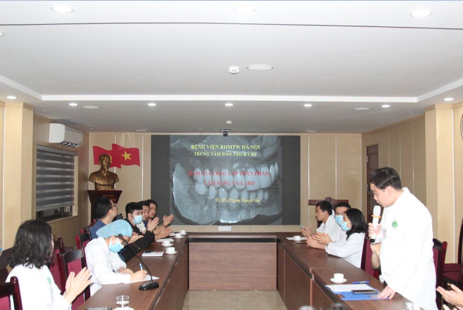 Sinh hoạt khoa học: Quy trình kỹ thuật làm hàm giả toàn bộ - Lâm sàng và Labo